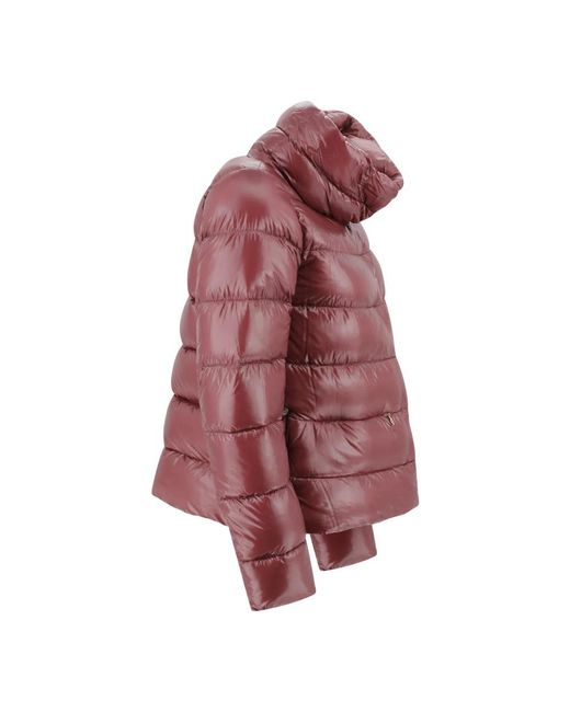 Herno Jassen ,Rood ,Korte Glanzende Donsjas Met Modern Design in het Red