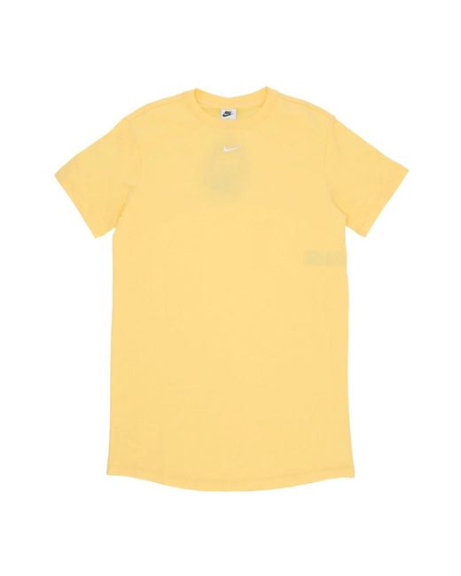 Short Dresses di Nike in Yellow