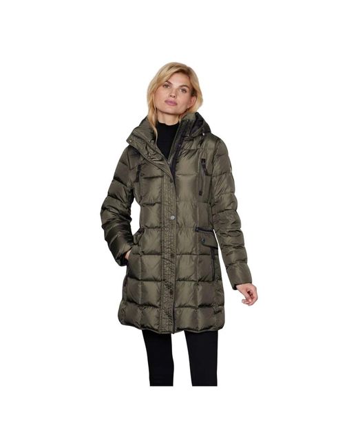 Junge Down Coats in het Green