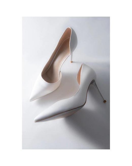Pumps ESTRO en coloris White