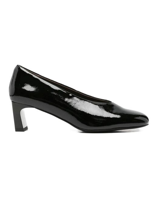Linda Baumann Black Pumps
