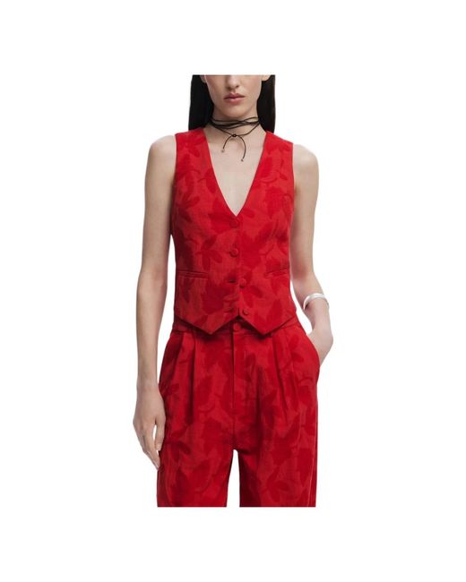 Vests di Desigual in Red