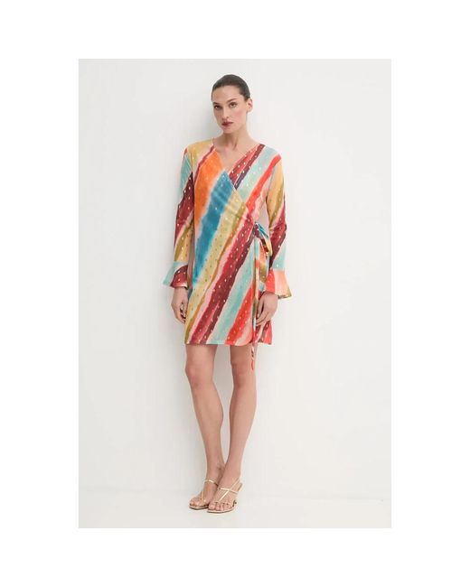 Wrap Dresses Never Fully Dressed de color Red