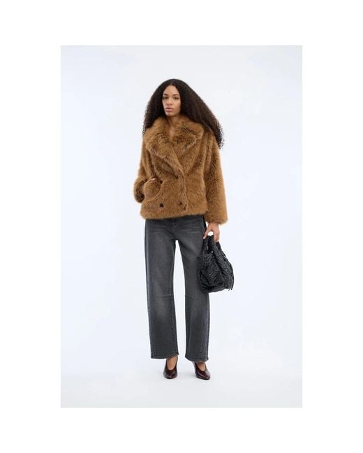 Munthe Coats in het Brown