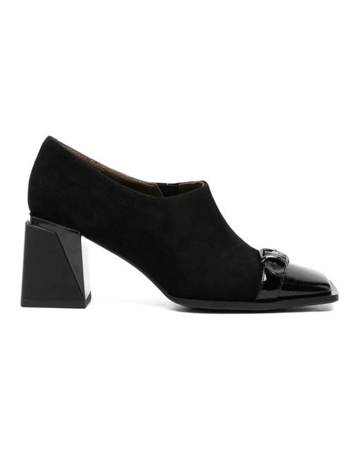 Linda Baumann Black Pumps