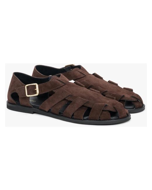 ESTRO Brown Flat Sandals