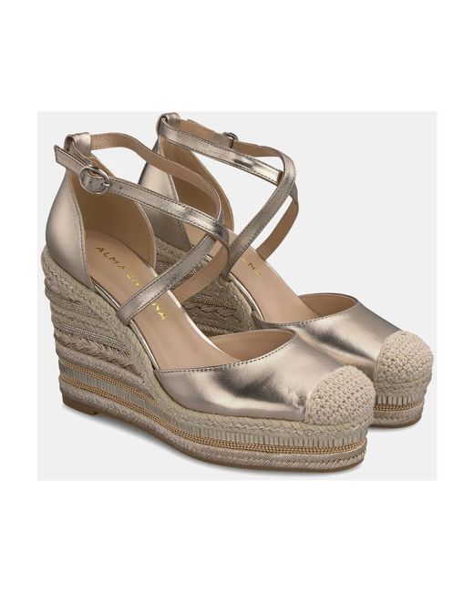 Wedges di Alma En Pena. in Metallic