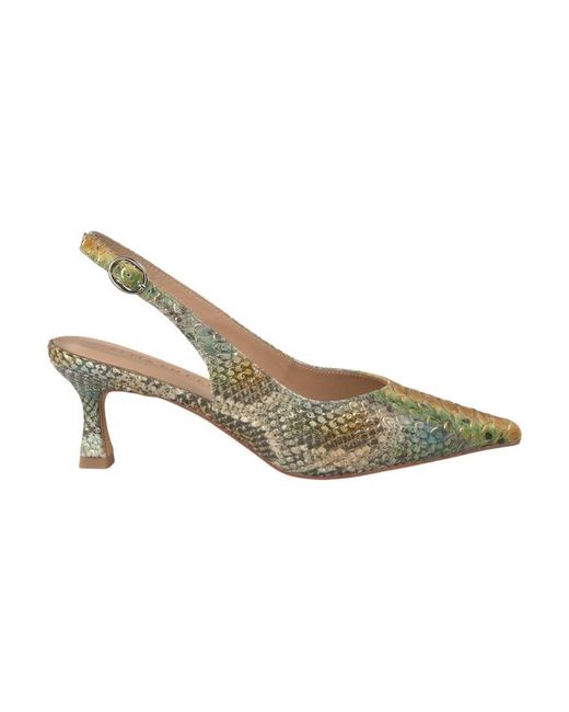 Alma En Pena. Metallic Pumps