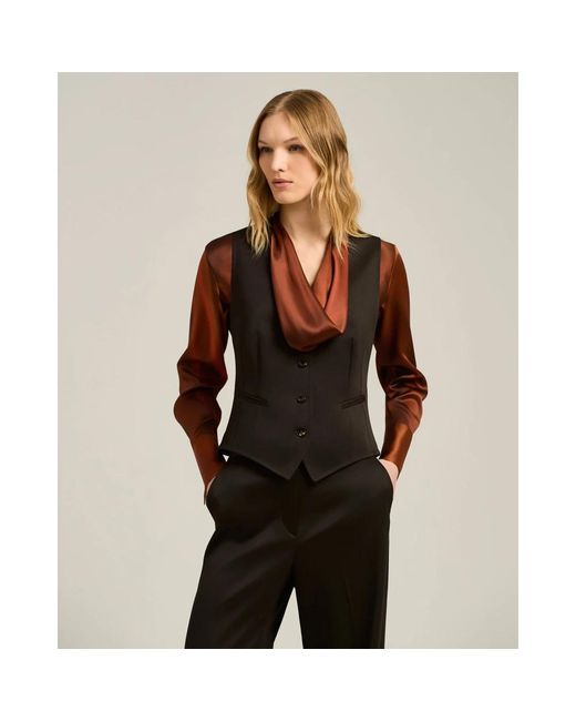 Kiton Jassen ,Zwart ,Wol Bruine Wollen Vest Met Stretch in het Black