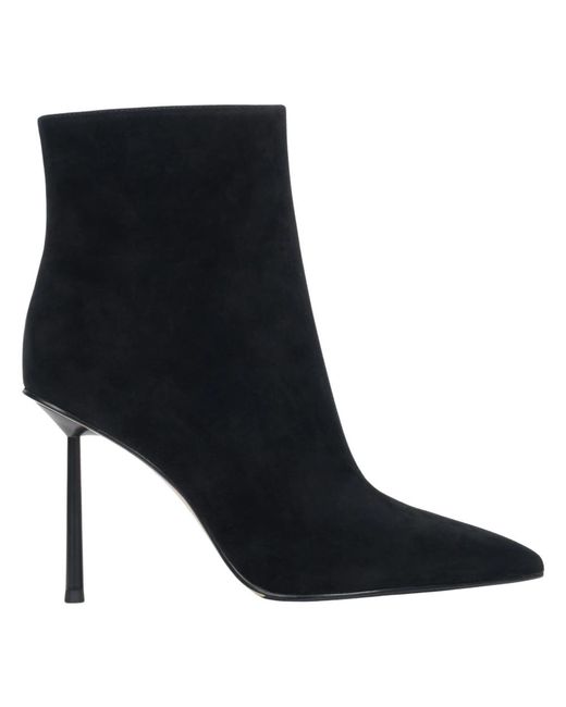 ESTRO Black Heeled Boots