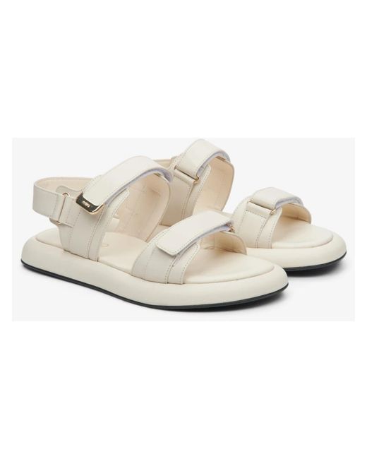 ESTRO White Flat Sandals