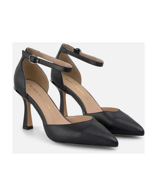Alma En Pena. Black Pumps
