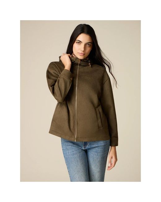 Light Jackets Oltre de color Green