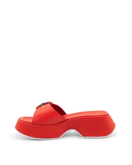 Shoes > flip flops & sliders > sliders Vic Matié en coloris Red