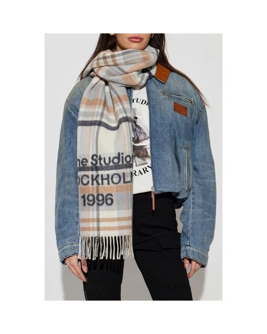 Winter Scarves di Acne in Metallic