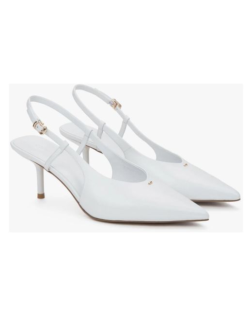 ESTRO White Pumps