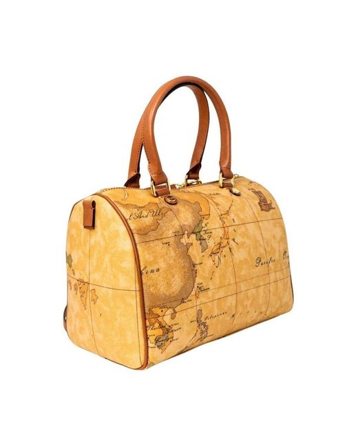 Handbags di Alviero Martini 1A Classe in Yellow