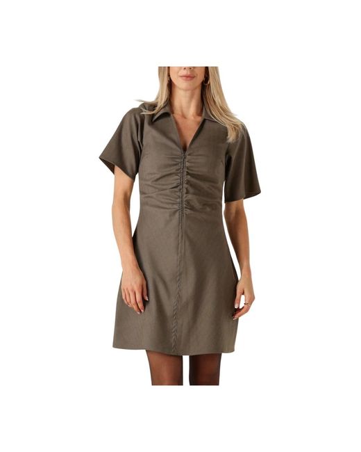 Modström Kleedjes ,Bruin ,Wol Bruine Mini Jurk Voor Stijlvol Comfort in het Brown
