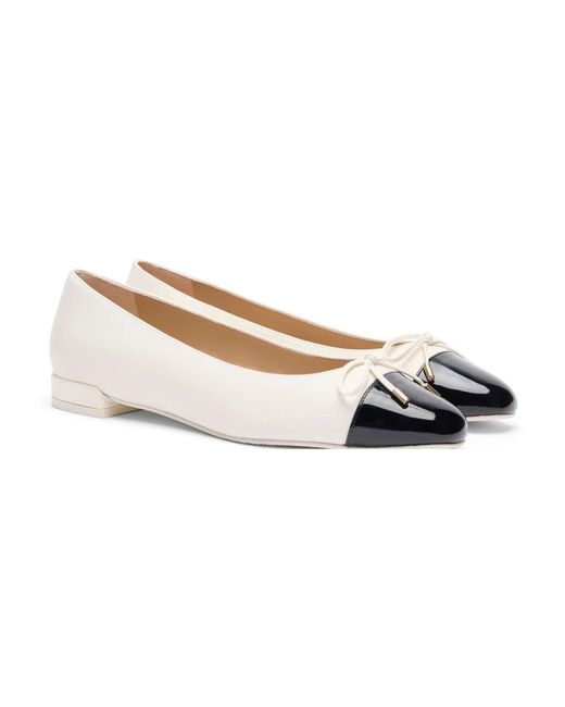 Stuart Weitzman Slank Boog Plat in het White