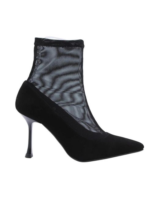 March23 Black Vasco Pump