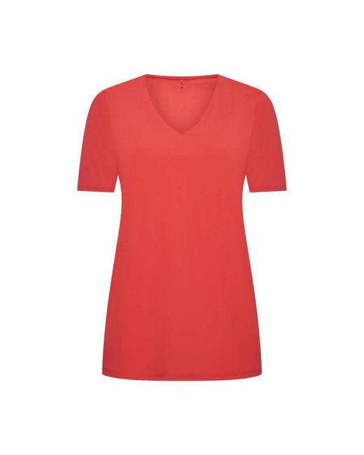 Plus Basics Tee V Slim Ss in het Red