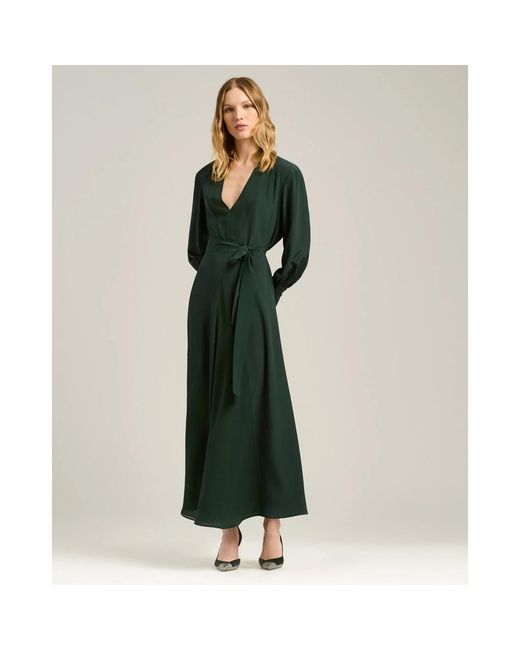 Kiton Kleedjes ,Groen ,Elegante Lange Zijden Jurk in het Green