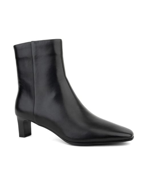 Linda Baumann Black Heeled Boots