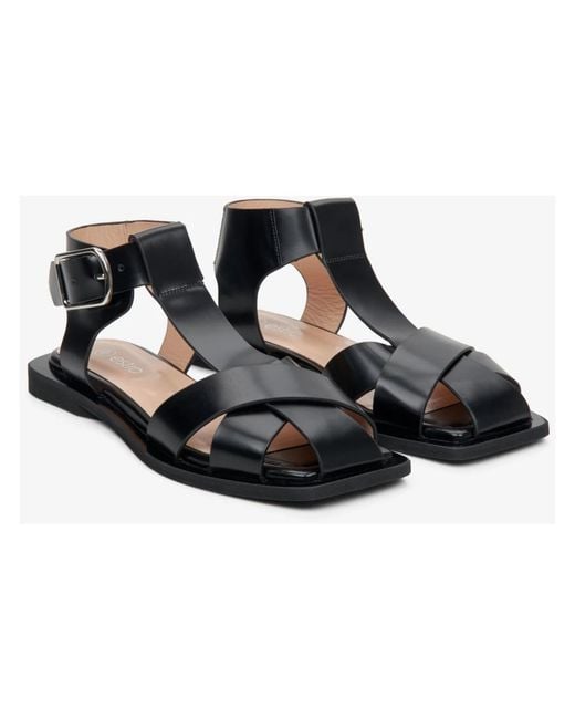 ESTRO Black Flat Sandals