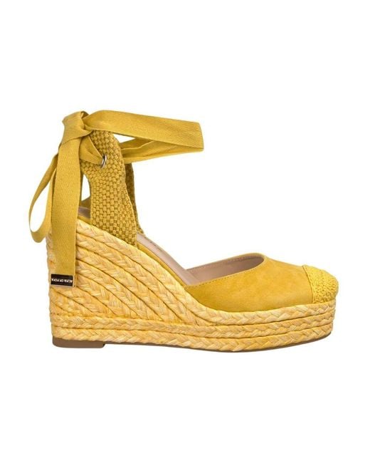 Alma En Pena. Yellow Wedges