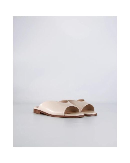 Tosca Blu White Sliders