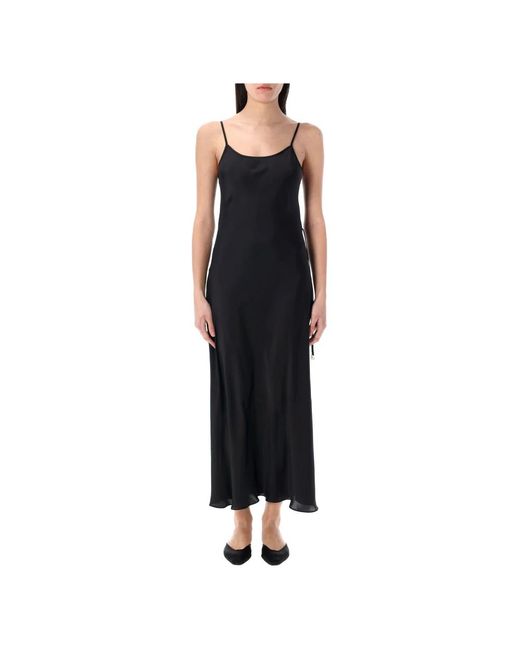 Low Classic Maxi Dresses in het Black