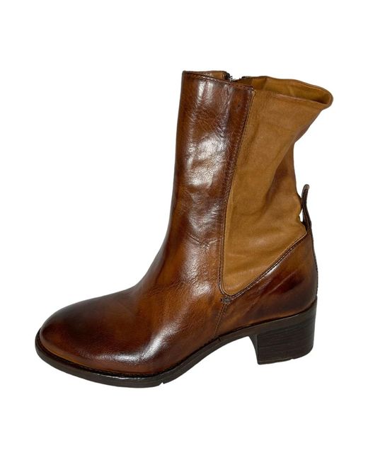 Heeled Boots di LEMARGO in Brown