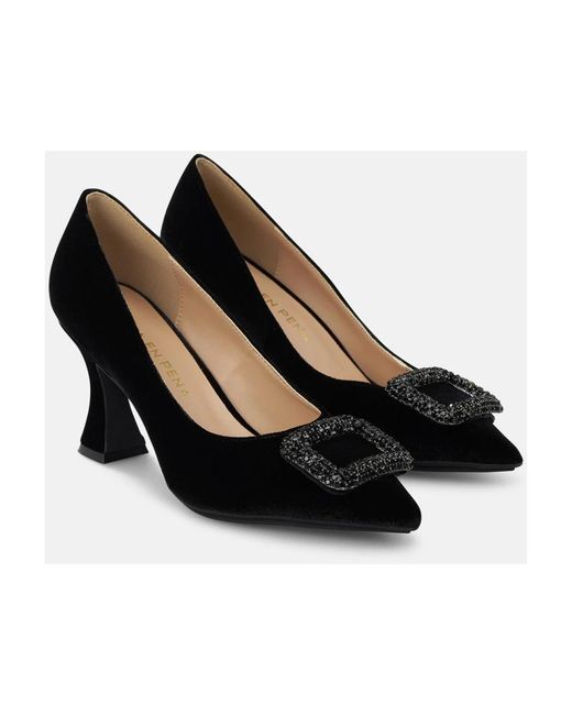 Alma En Pena. Black Pumps