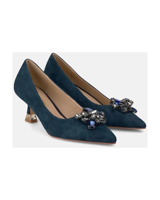 Alma En Pena. Blue Pumps