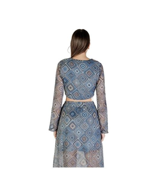 Blouses di ONLY in Blue