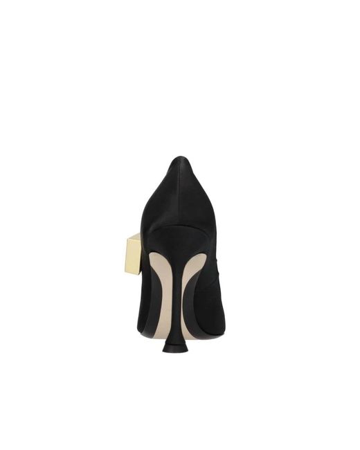 N°21 Black Décolleté