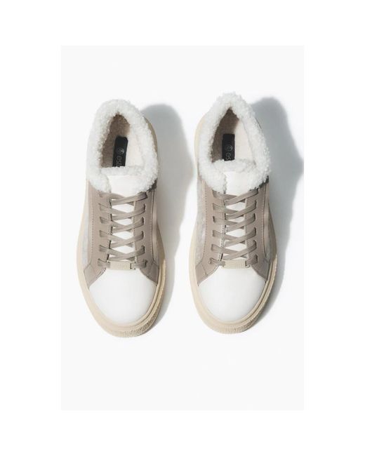 ESTRO Natural Sneakers
