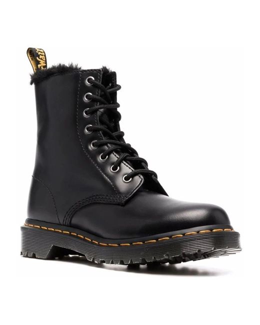 Dr. Martens Black Graue casual ankle boots mit pelz