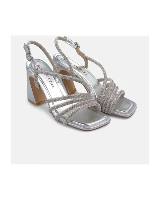 High Heel Sandals Alma En Pena. de color Metallic