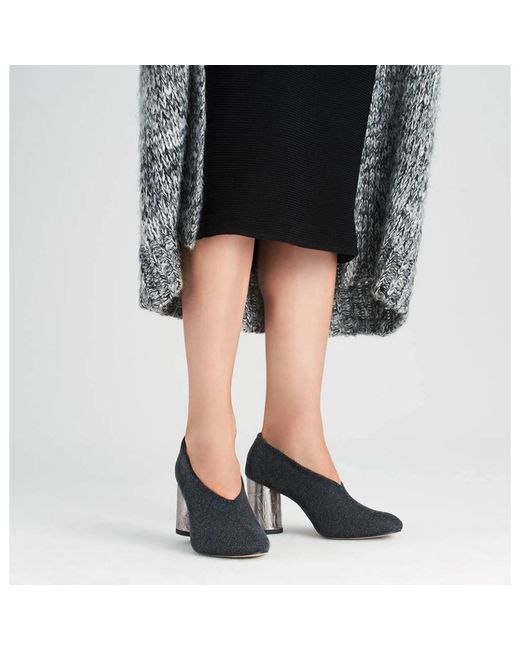 L37 Black Pumps