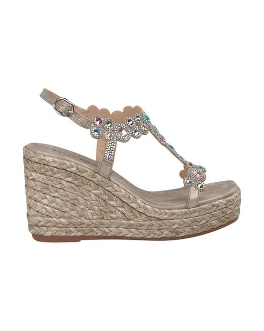 Wedges di Alma En Pena. in Gray