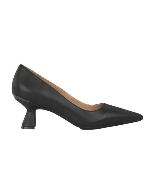 Alma En Pena. Black Pumps