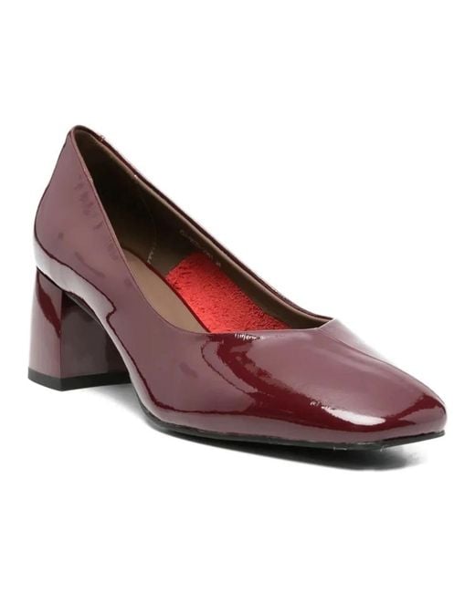 Linda Baumann Red Pumps