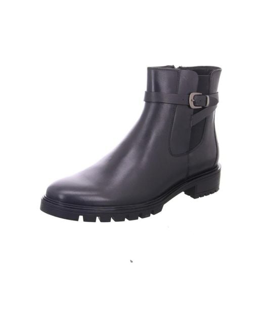 Ara Gray Stiefel