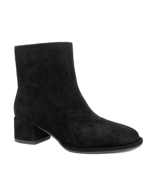Linda Baumann Black Heeled Boots