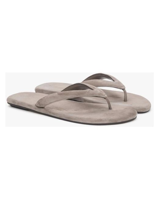 ESTRO Brown Flip Flops