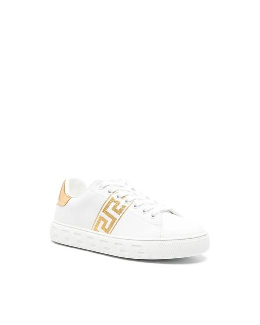 Sneakers con ricamo del logo di Versace in White