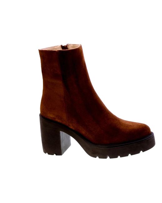Heeled Boots di Unisa in Brown