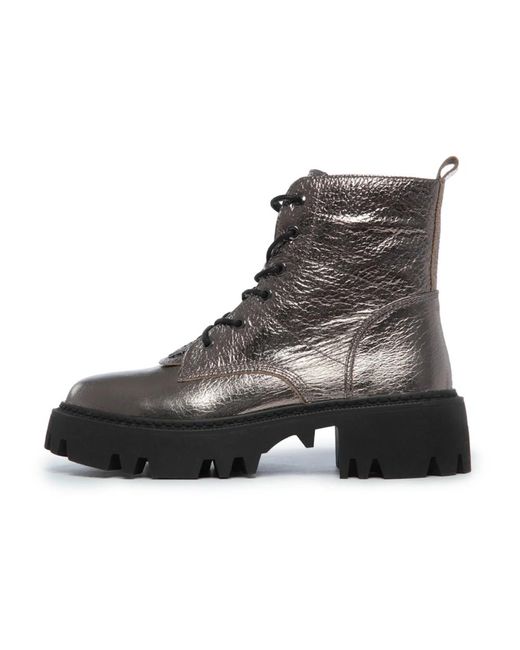 Lace-Up Boots di CESARE GASPARI in Black