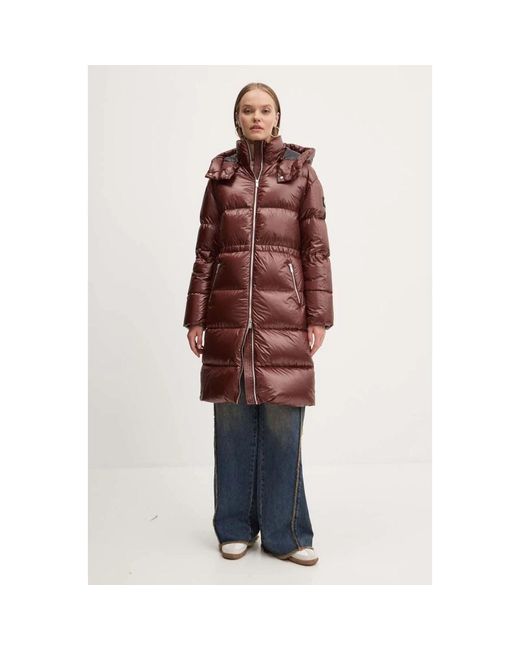 Moose Knuckles Donsjas in het Red